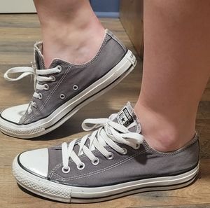 Hardly worn gray 9.5 Converse